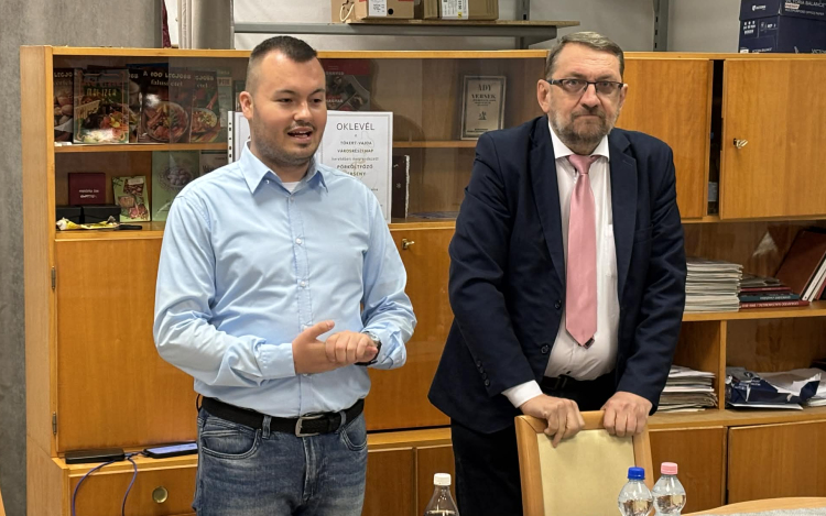 Komáromi Zoltán Pápán: Az egészségügy a 24. órában van