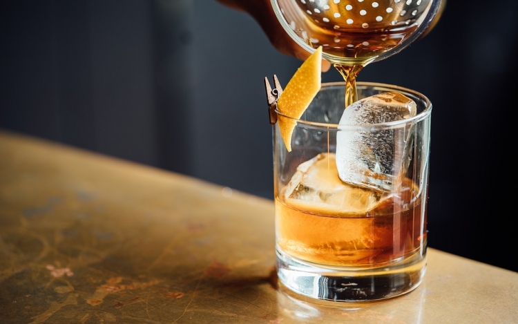 Elárverezik a világ legnagyobb skótwhisky-gyűjteményét