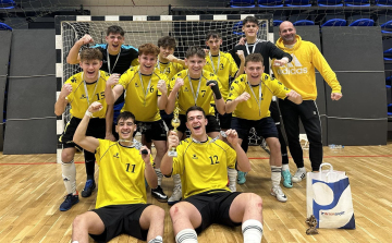 Ezüstérmes a pápai csapat az országos Futsal Diákolimpián!