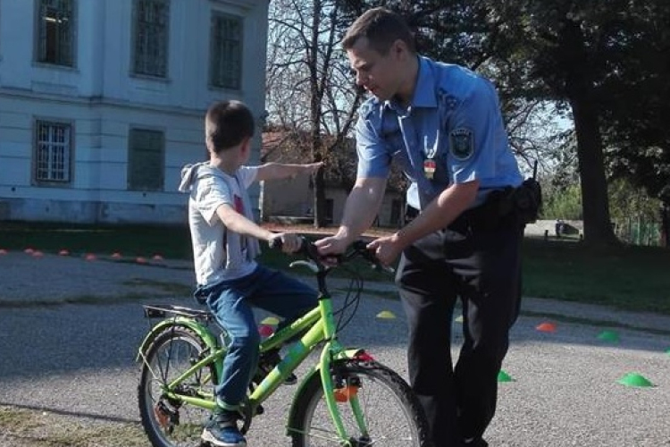 Iskolarendőr foglalkozás Lovászpatonán