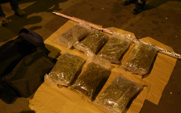 Kétszázmillió forintnyi kábítószert foglaltak le a fővárosban - VIDEÓVAL