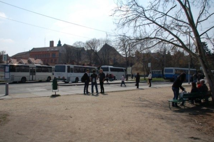 Illegális migránsokat állítottak elő Pápán