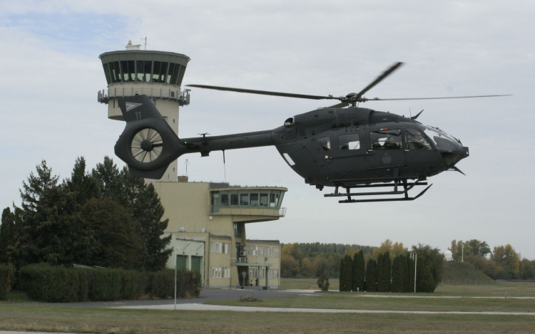 A Magyar Honvédség új, modern helikopterei is részt vesznek a pápai bázison zajló kiképzésen