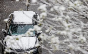 Vigyázzon az utakon, ónos és havas eső várható ma!