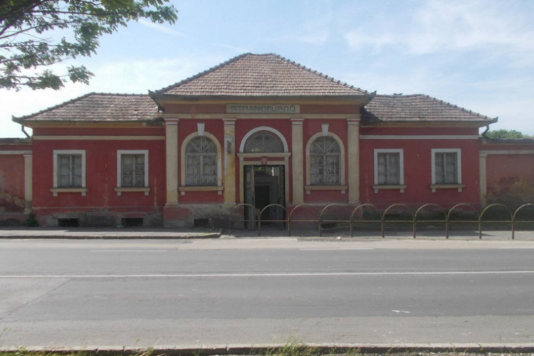 A régi strand visszavásárlása is szerepel Áldozó Tamás programjában