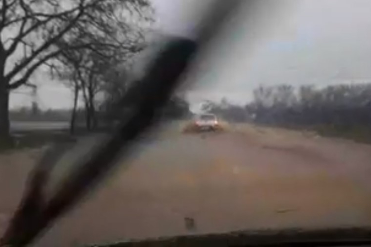 Villámárvíz alakult ki Adorjánháza környékén - Videó