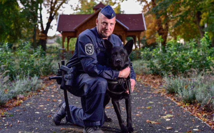 Az örök vadászmezőkre távozott Csibuk, a közismert pápai rendőrkutya