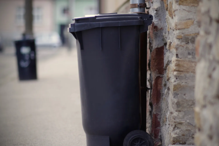 Ne vigye ki túl korán és ne hagyja az utcán sokáig a szemetes kukáját