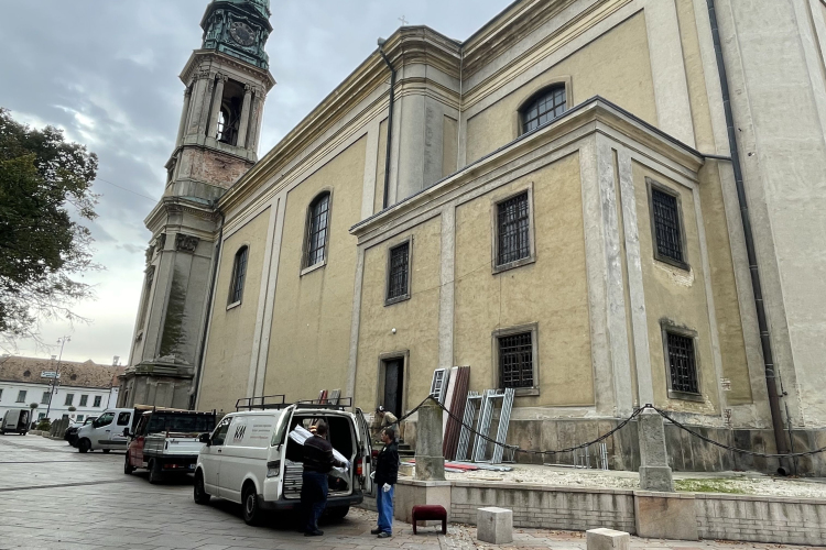 Felállványozzák a Nagytemplomot, kezdődhet a felújítása