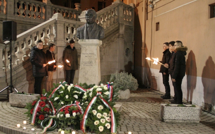 A kommunista diktatúrák áldozataira emlékeztek Pápán