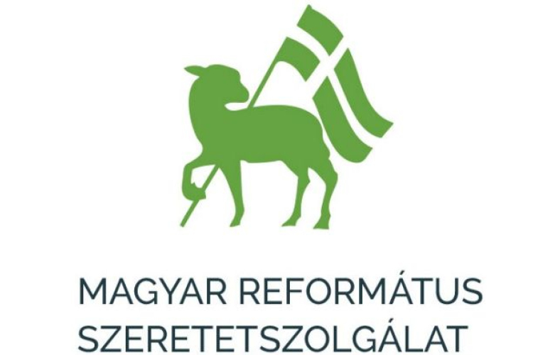 Tanszercsomagot és könyveket adományoz iskolásoknak a Magyar Református Szeretetszolgálat