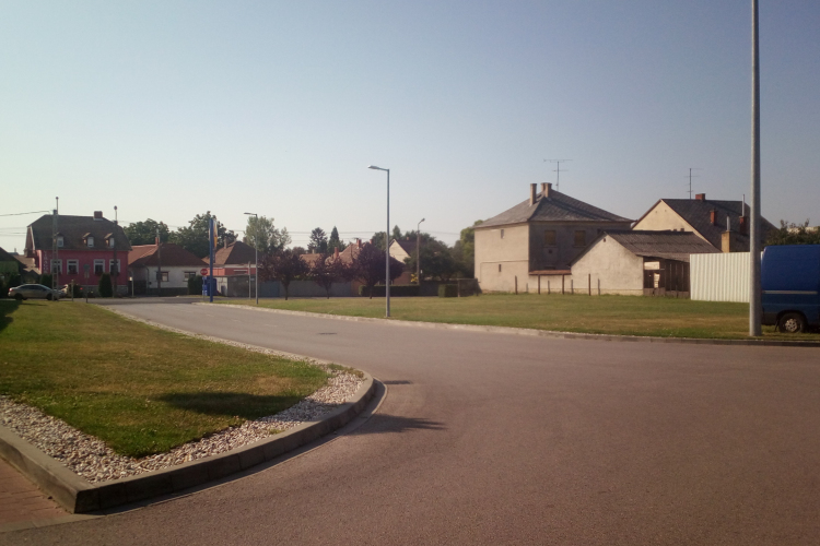 Járdát épít a Lidl a  Budai Nagy Antal utca és üzlete között