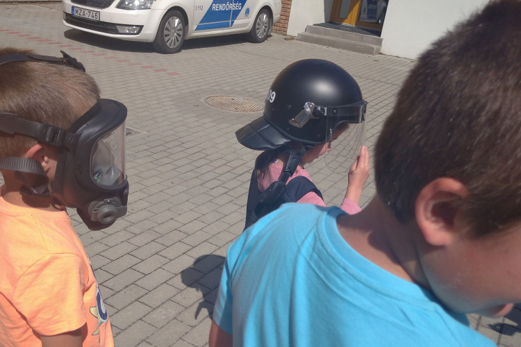 Ovisok a Pápai Rendőrkapitányságon