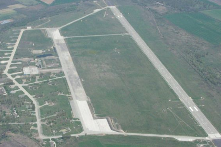 20 milliárd forintból fejlesztik a pápai repülőteret
