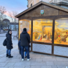 Óvodások karácsonyfa díszítése a belvárosban