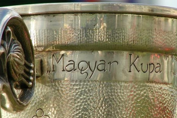 Kiesett a Perutz a kupából