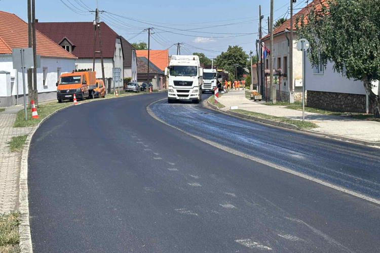 Megújul az útburkolat Tapolcafőn
