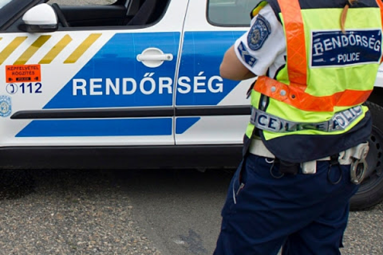 Az egyik pápai vasúti átjáróban veszett össze két sofőr