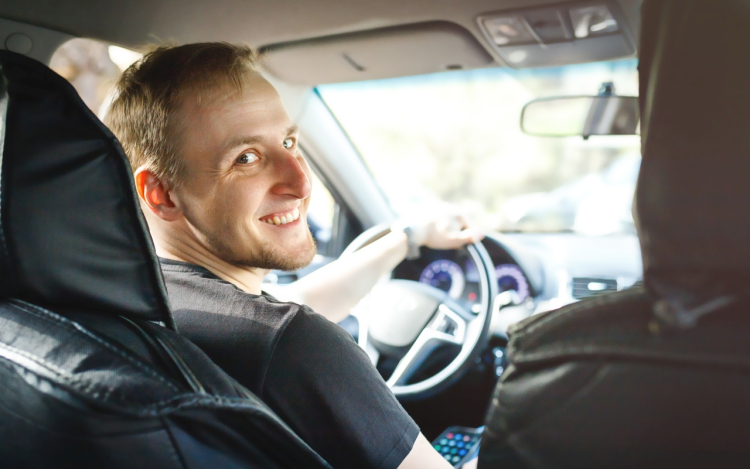 Soha többé nem szeretnél dolgozni? Csináld, amit szeretsz, és nem kell!