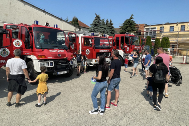 Ismét megnyílnak a tűzoltólaktanyák gyermeknap alkalmából - Pápán is várják a családokat
