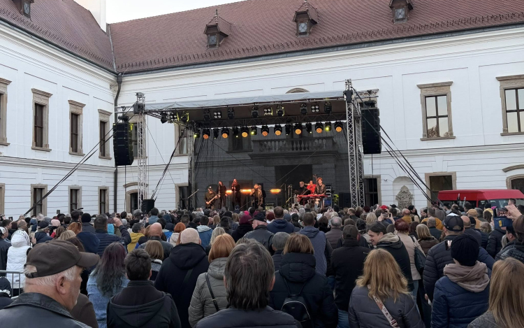 Pápai kötődésű támogatottak is szerepelnek az NKA vitatott listáján