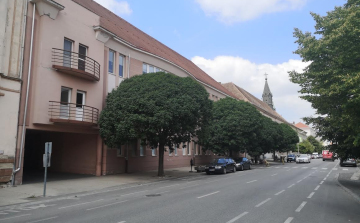 Látogatási tilalmat vezetnek be a pápai kórházban!