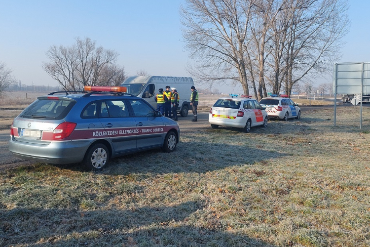 Razziát tartottak a hatóságok a 83-ason