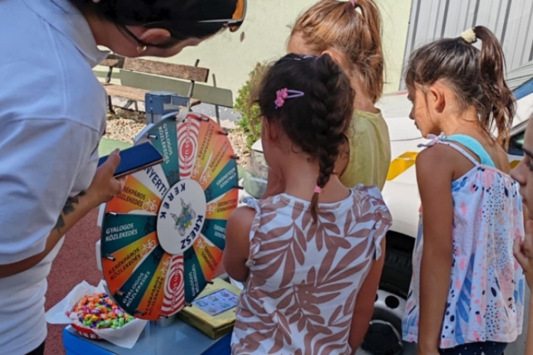 Nyári táborban vettek részt a rendőrök Pápán