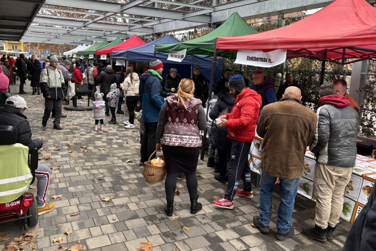 Megvendégeltek ezer embert és összegyűjtöttek több mint 300 ezer forintot a beteg gyermekek javára