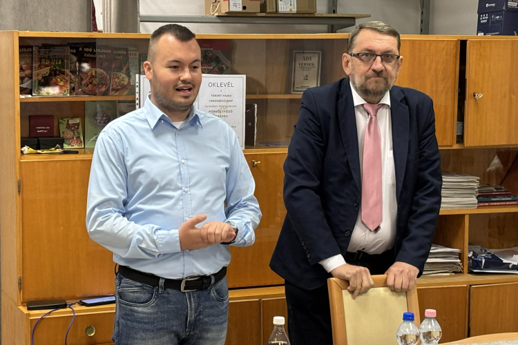 Komáromi Zoltán Pápán: Az egészségügy a 24. órában van