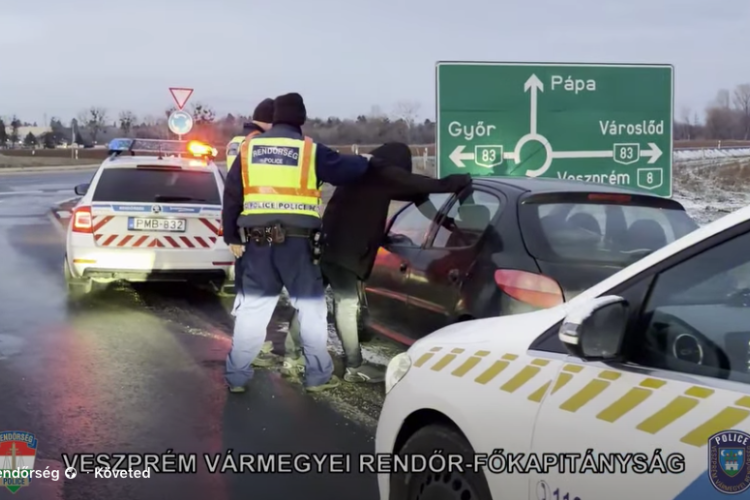 Előállítottak egy sofőrt Pápa határában