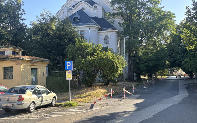 Forgalmi és parkolási korlátozások a Március 15. téren