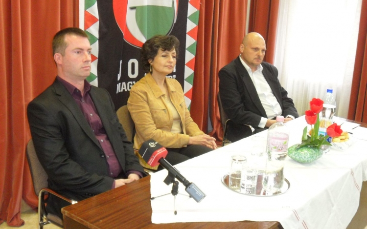 Kampányzáró nagygyűlést tartott a Jobbik Pápán