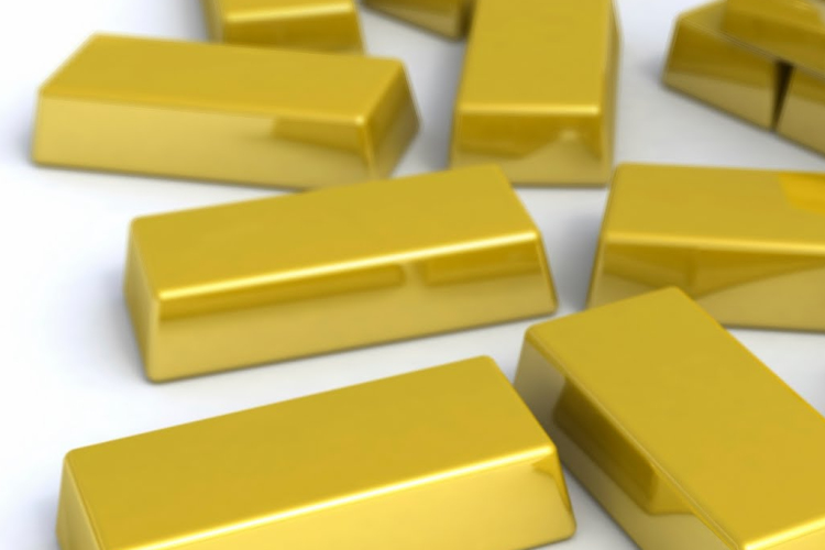 Egy tucat aranyrudat távolítottak el egy csempész végbeléből