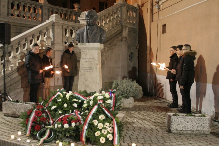 A kommunista diktatúrák áldozataira emlékeztek Pápán