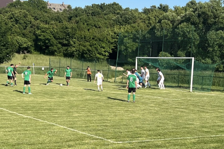 Újabb nagy arányú Perutz győzelem 