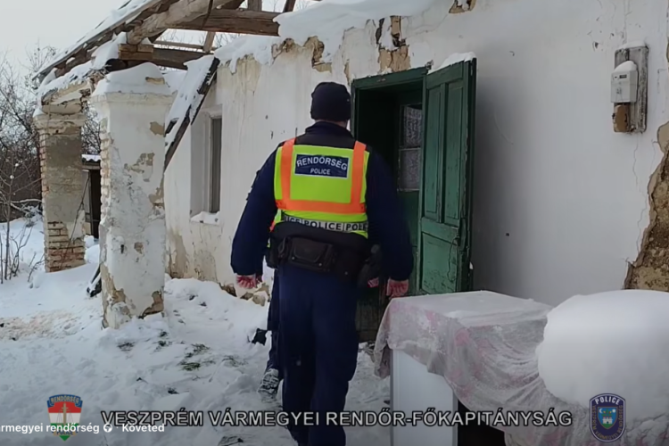 Borzasztó körülmények között élő időseknek segítettek a pápai rendőrök