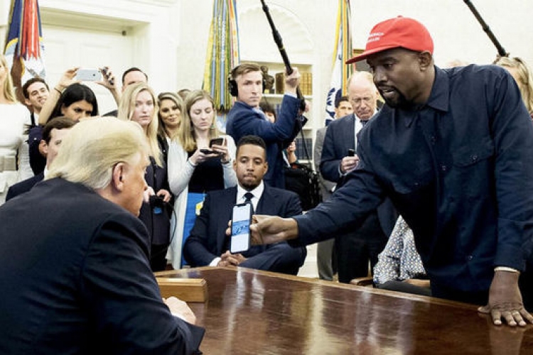 Kanye West rapper a Fehér Házban vendégeskedett