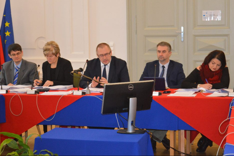 Hitelt vesz fel az önkormányzat