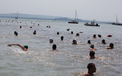 Egy héttel elhalasztják a 31. Balaton-átúszást
