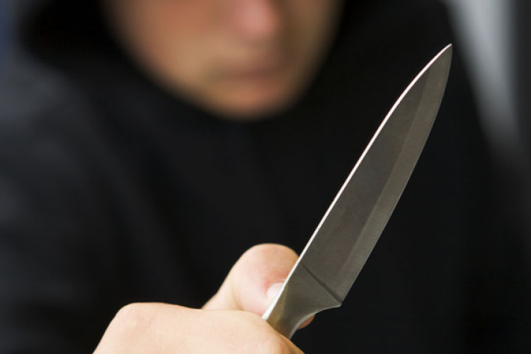 Megszurkálta ismerősét