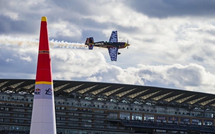 Red Bull Air Race: Megvan Hannes Arch utódja