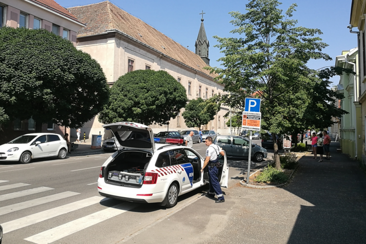 Baleset miatt teljes az útzár a Jókai utcán 