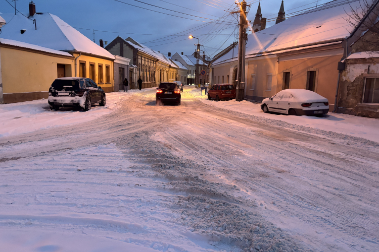 Hajnali 4 órától dolgoznak Pápa útjain, hogy reggel elindulhasson az élet