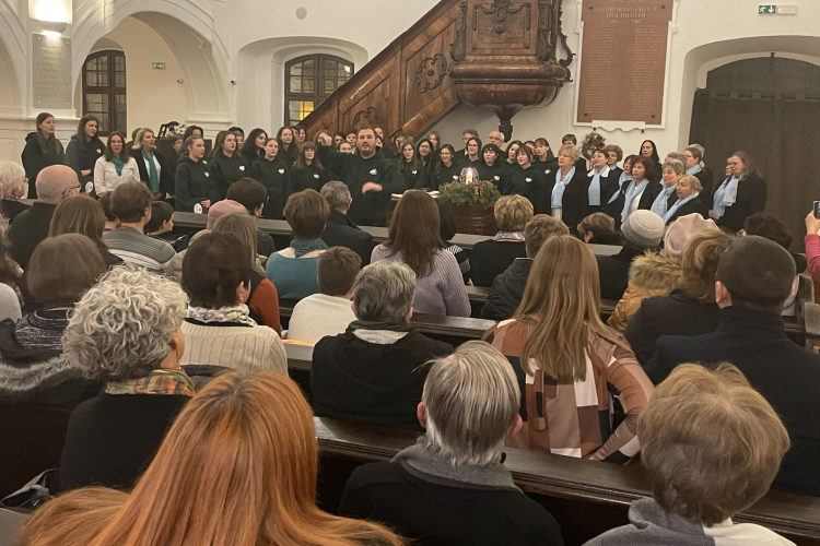 Kóruskoncert és kézműves vásár a Pannonia Reformatában