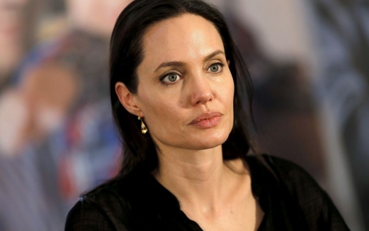 Angelina Jolie szerint a nők ellen elkövetett szexuális erőszak háborús fegyverré vált