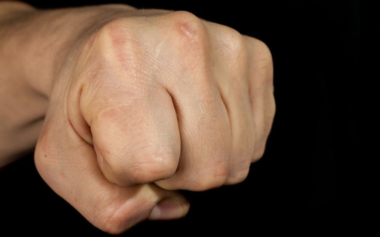 Rendszeresen bántalmazta élettársát a Pápa környéki férfi