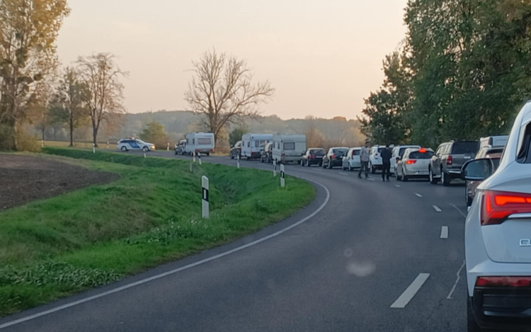 Motoros baleset történt Pápakovácsi és Pápa között