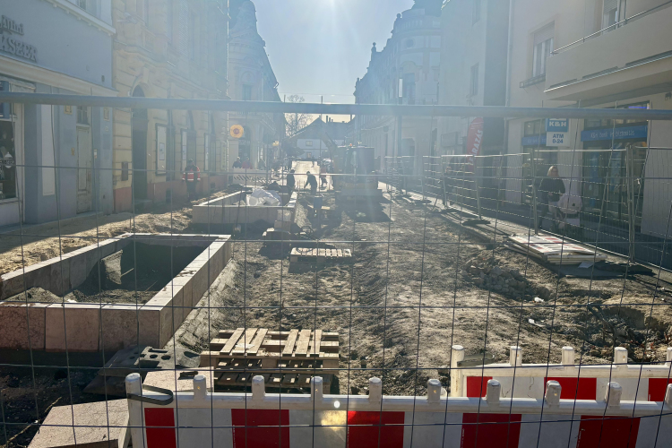 Szolidaritási hozzájárulás: Rengeteg pénzt kell befizetnie Pápa városának!