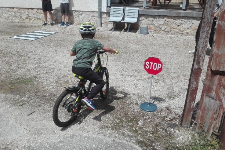 Rendőrök a nyári táborban